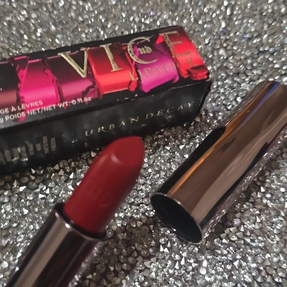 ❇️🧚‍♀️PLAID Urban Decay RARE SWATCHED 1X RARE Lipstick EUC